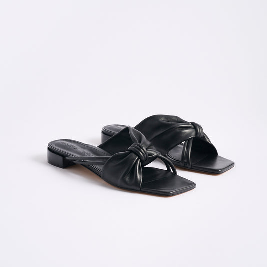 Laney Flat Sandal | Black