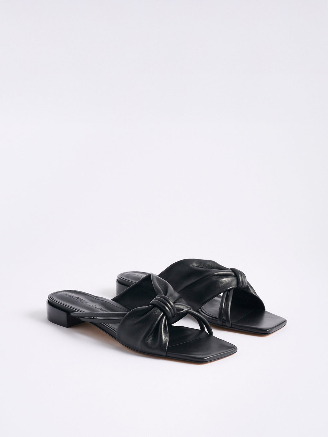 Laney Flat Sandal | Black