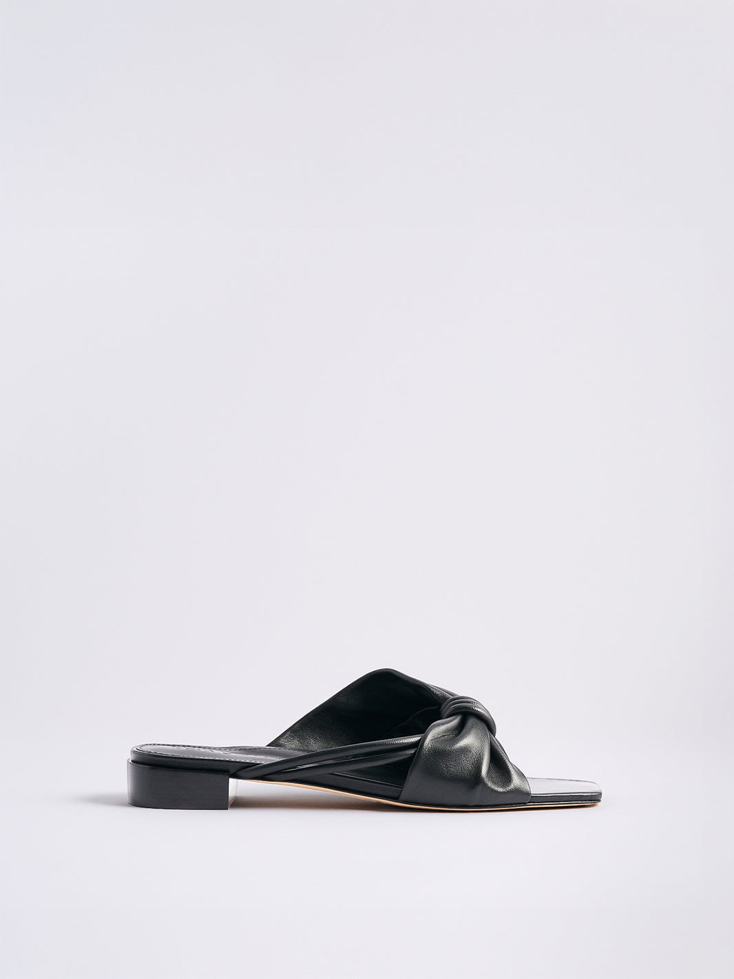 Laney Flat Sandal | Black